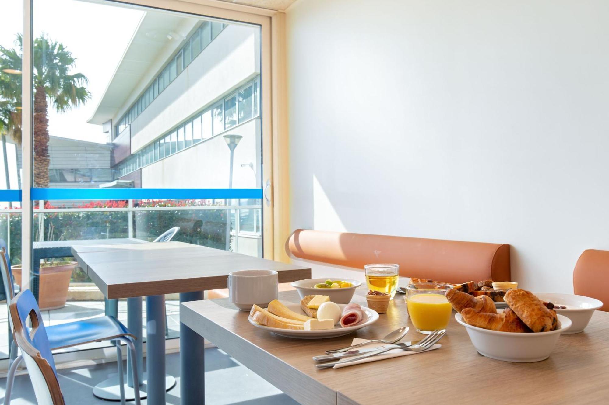 Ibis Budget Marseille L'Estaque Buitenkant foto